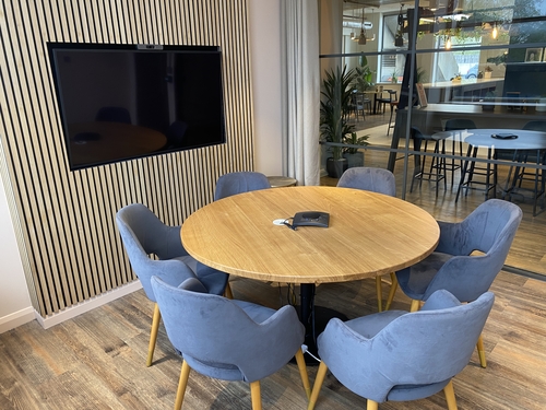 Rent an office for a day in Reading Town}