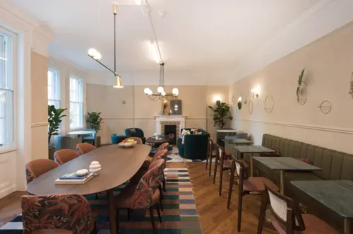 Thumbnail image of 128 Buckingham Palace Road