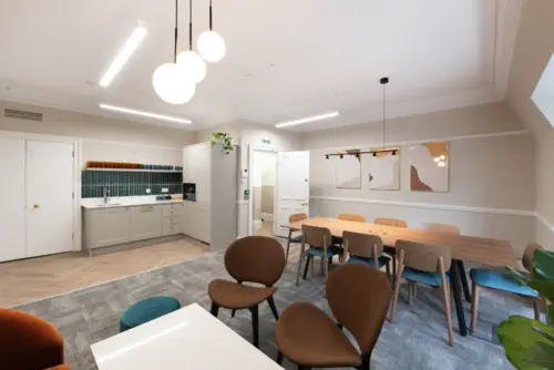 Thumbnail image of 132 Buckingham Palace Road