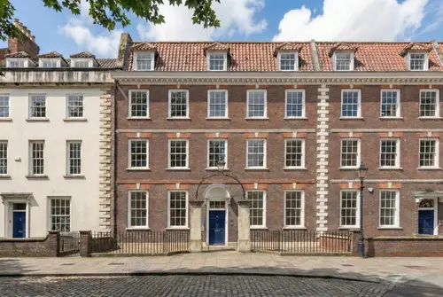 Thumbnail image of Queen Square